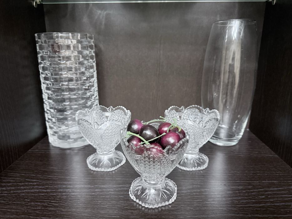 Посуда: бокалы, стаканы и рюмки