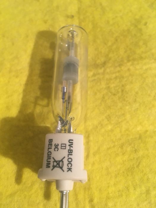 Lampa Phillips halogenuri metalice master color CDM-T 70w/830