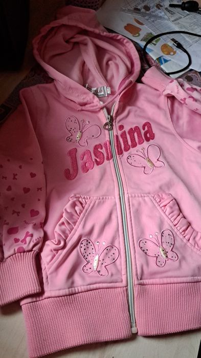 Куртки разные одежды на девочку