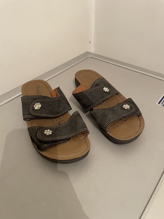 Детские кроссовки