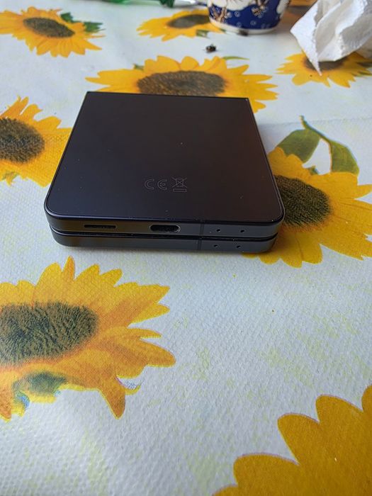 Samsung  flip 7 512 gb, in garantie iulie 2027