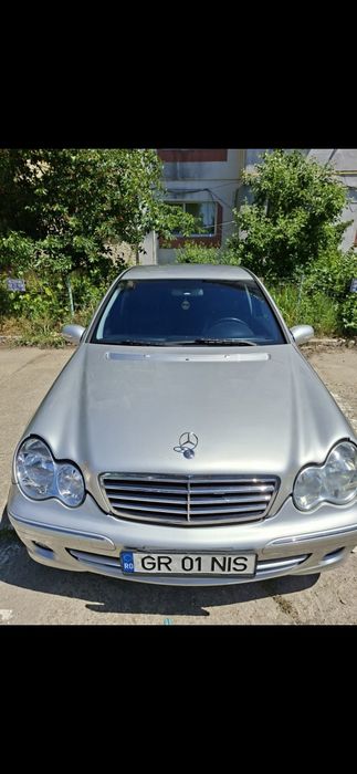 MERCEDES-BENZ C-Class 2004 — imagine 1