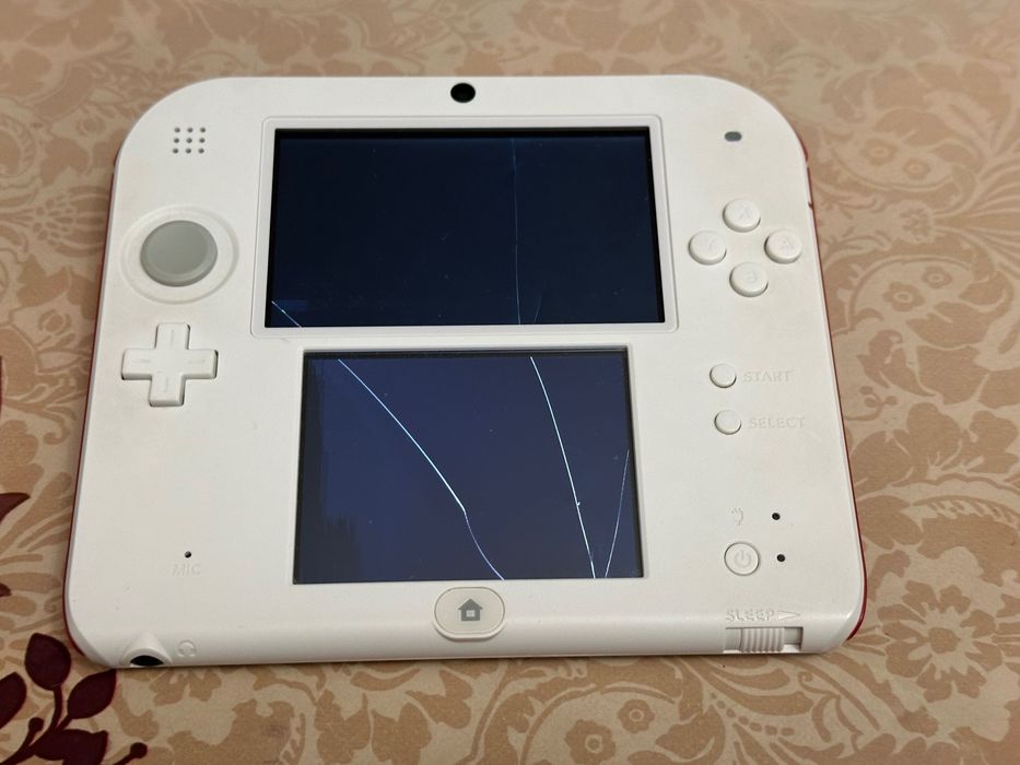 Nintendo 2DS конзола