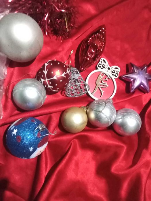 Стар и по нови  играчки за елха