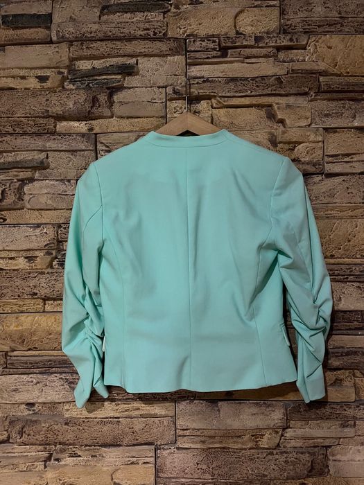 Сако в ментов цвят