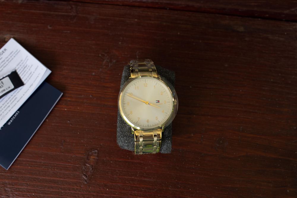 Ceas Tommy Hilfiger quartz - bratara metalica