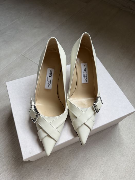 Jimmy Choo - класически обувки с ток