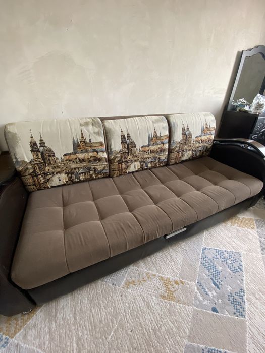 Продам диван б/у производство:Россия