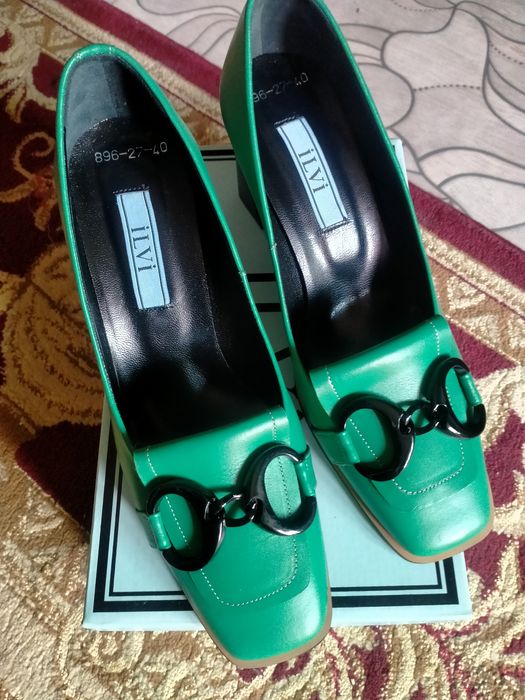 Продам туфли новые