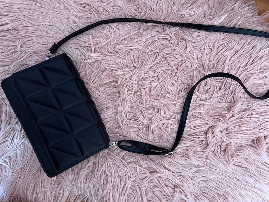 Дамски чанти на различна цена