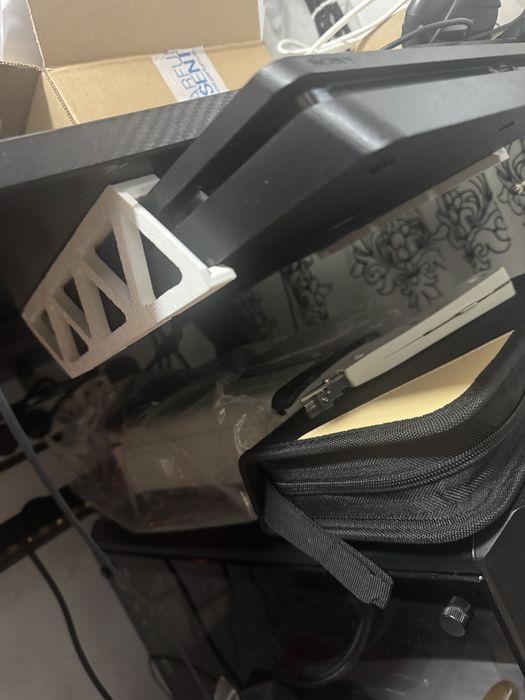 Vand ps4 slim 1tb cu 2 controlere si jocuri