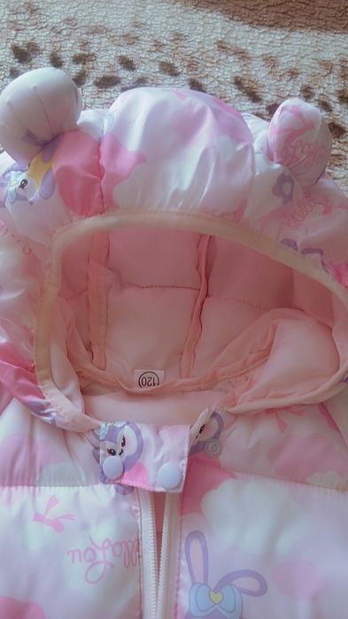 Продам весеннюю курточку на девочку