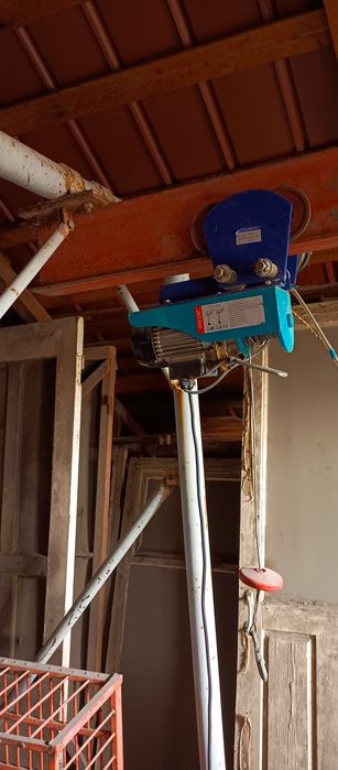 Кран в окно. Для работы на высоте.