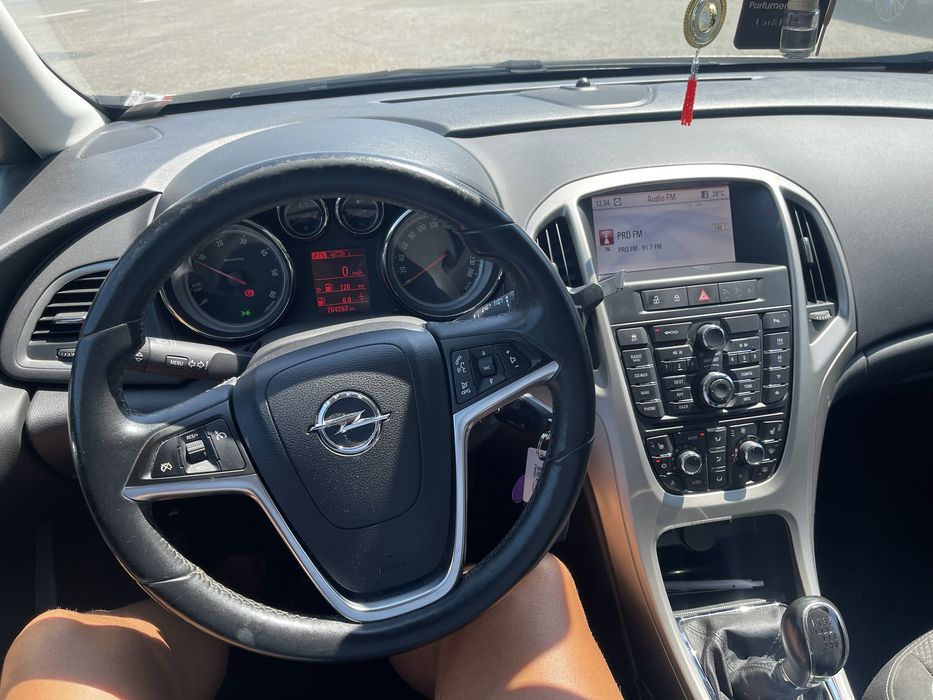 Proprietar- vand opel Astra J