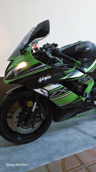 Kavasaki ZX6 RR.