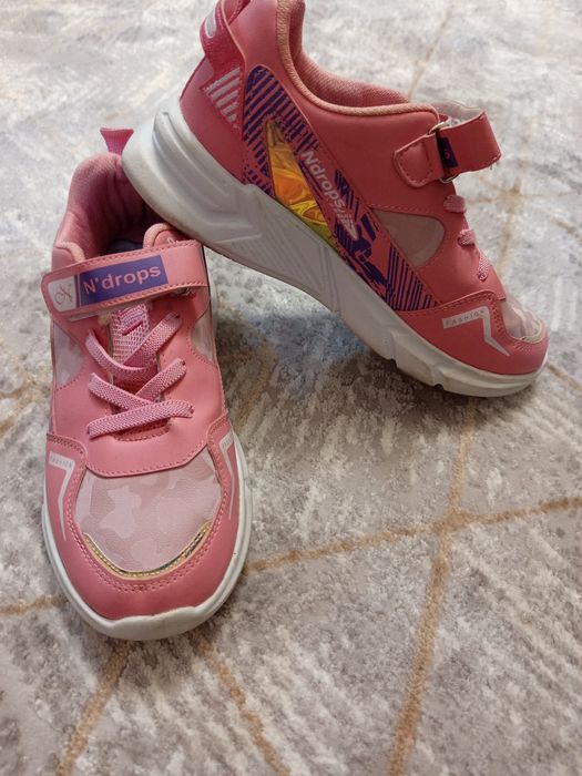 Кроссовки новые и б/у 35р