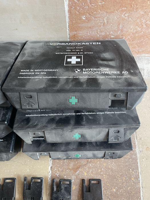 Кейс для аптечки на BMW E34 БМВ Е34