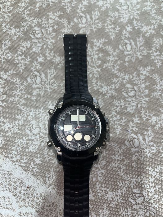 Qo'l Soatla sotiladi 5ta