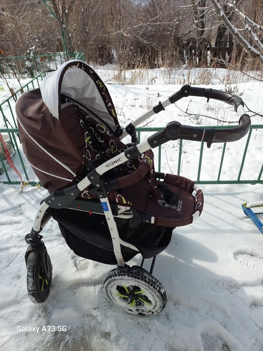 Продам коляску 3 в 1