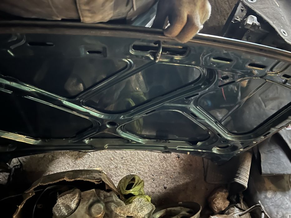 Продам капот на гольф 3