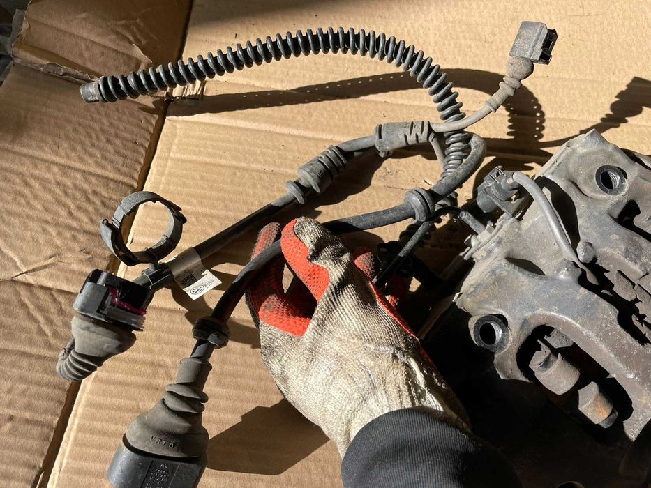 Спирачен Апарат Заден Десен 7P0615424 Porsche Cayenne 3.0D 92A/2012г