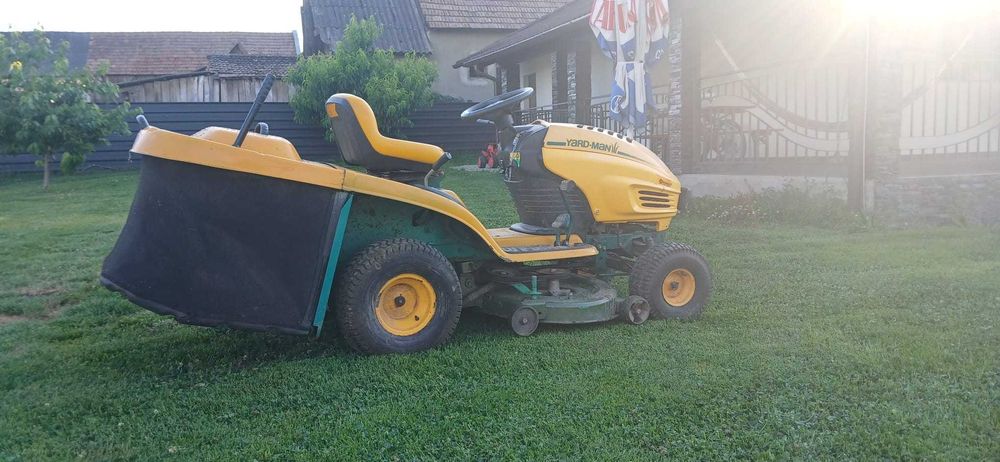 Tractoras tuns iarba Yard Man MTD