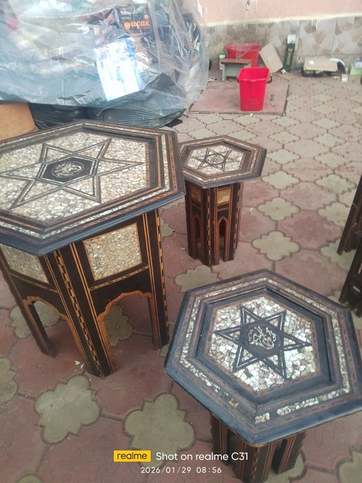 Vând  aceste mese în stare perfecta