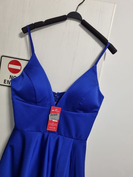 Vând rochii evenimente, atmosphere