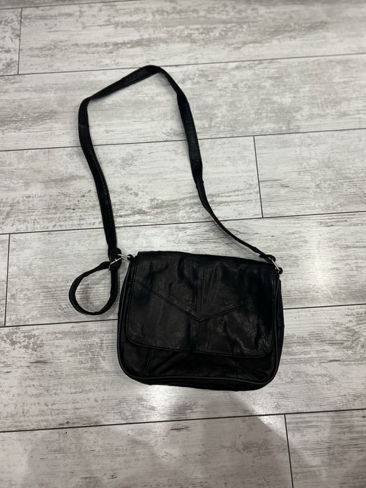 Дамска чанта естествена кожа.