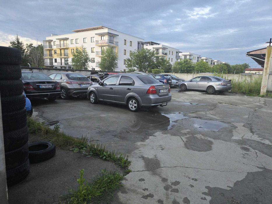parte din curte betonata de inchiriat, locatie excelenta