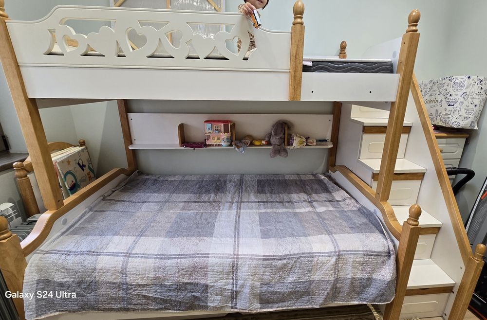 Двухярусная детская кровать