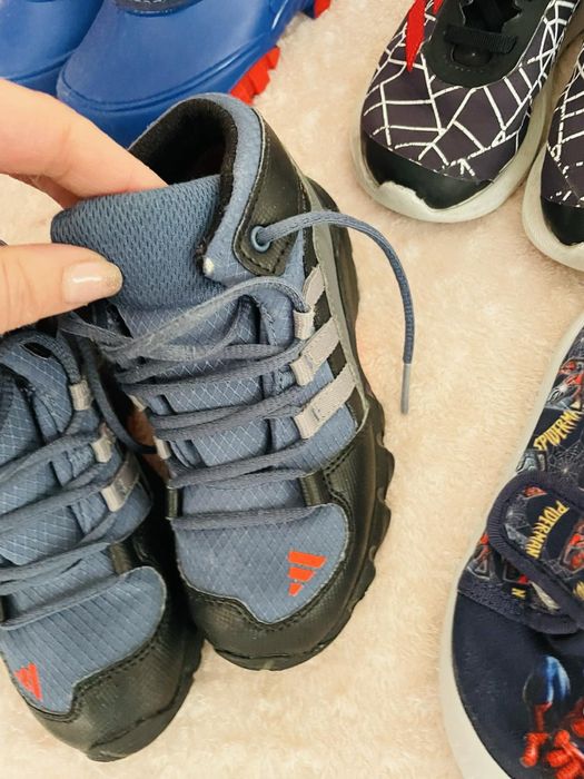Маратонки, боти и пантофи детски общо всичко за 30лв