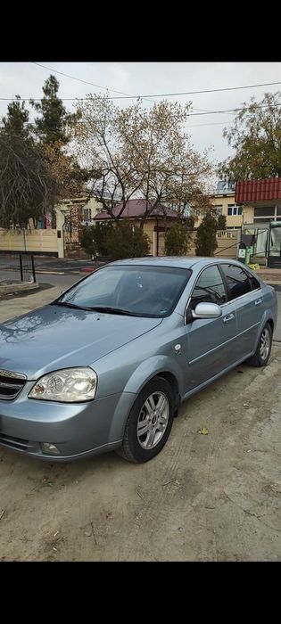 Lasetti 1.8  sotiladi