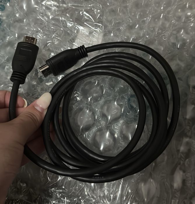 PlayStation 4 Pro 1TB – Negru + manetă compatibilă