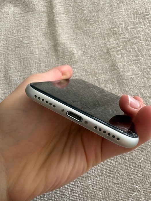 iPhone SE 2 използван