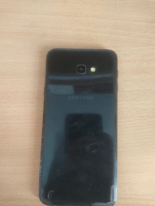 Продам САМСУНГ J4+