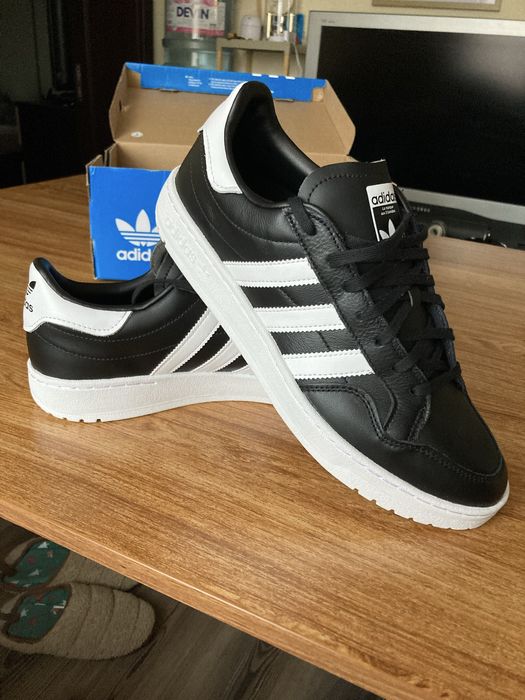 Оригинални мъжки маратонки Adidas Team Court