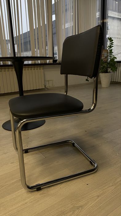 Продам офисные стулья