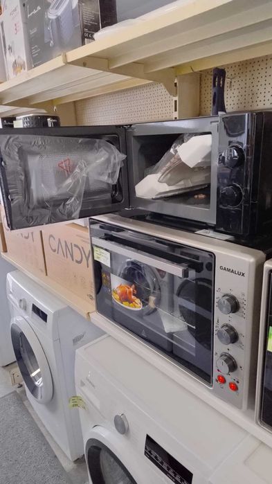 Микровълнова фурна Candy-Кенди Черна-Бяла 20 л 700 W