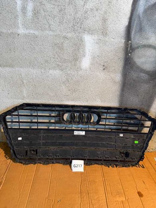 Grila fata Audi A6 C8 2018+ cu gauri senzori cod  black edition