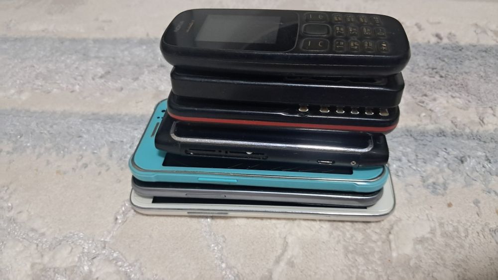 Продам  телефоны