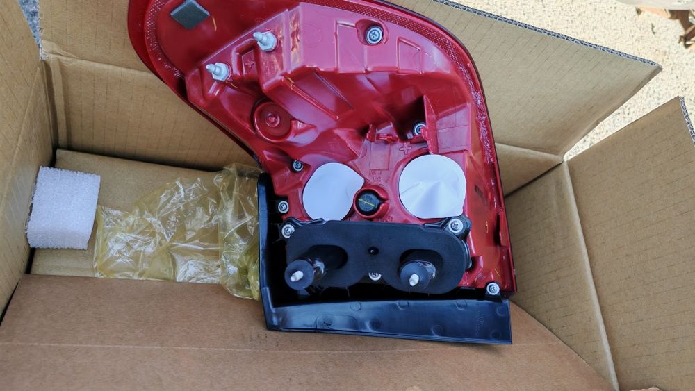 Заден ляв външен стоп за Киа Соренто 206-2020