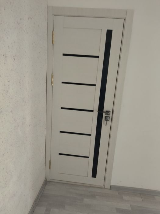 Eshiklar sotiladi soni 3ta