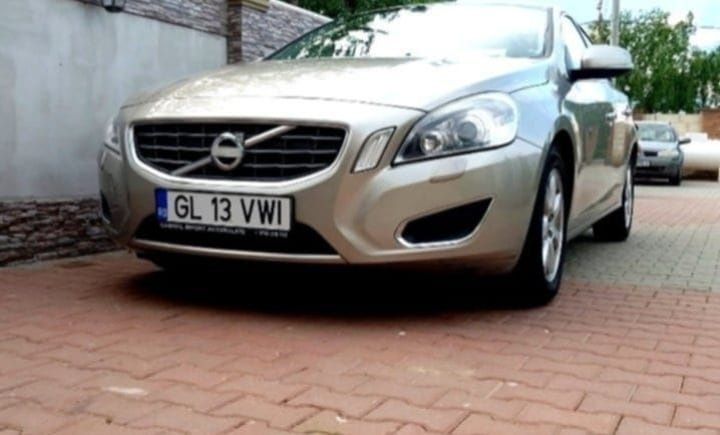 Vând Volvo V60 în stare foarte bună.
Volvo v60/ an 2012/ 1.6