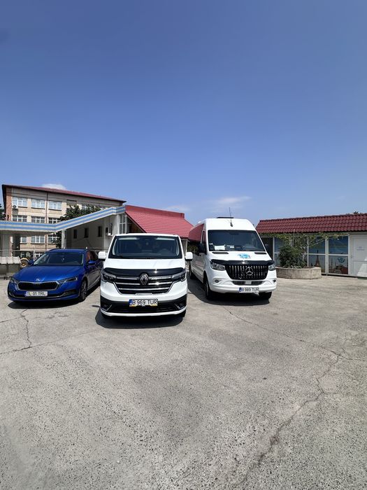 Inchirieri microbuze autocare