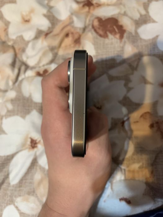 iPhone 15 Pro white 256gb în stare excelentă