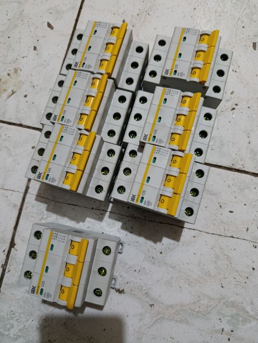 Автомат 3Р 25А, трех полюсный