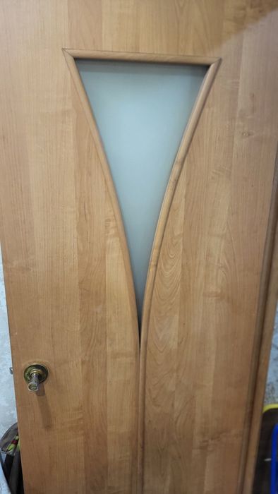 Отдам даром межкомнатные двери, плитку, унитаз, раковину