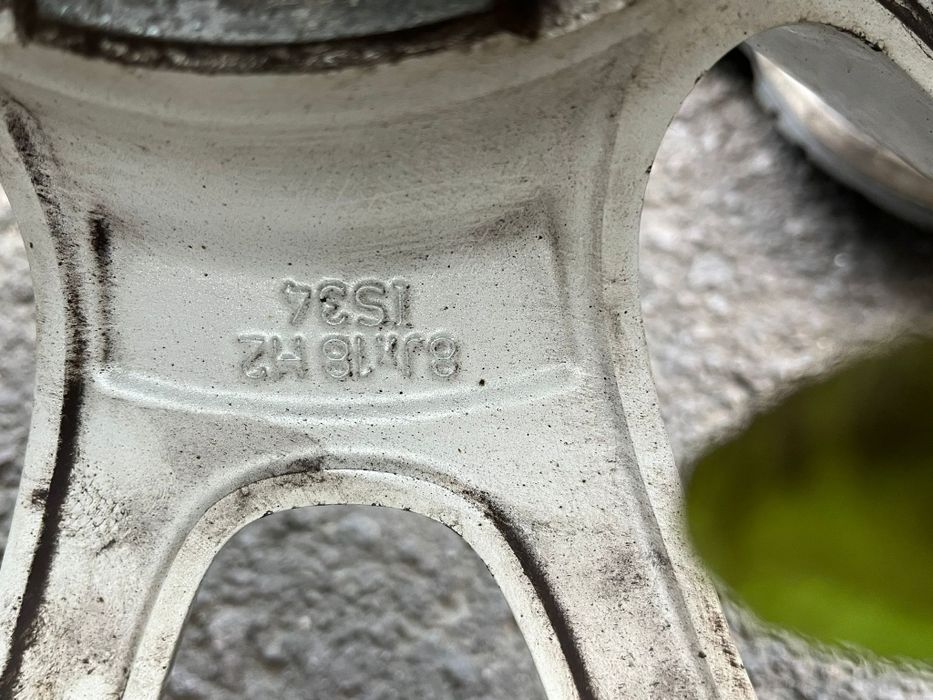 Vând Jante  plus anvelope 18 inch BMW  Seria 1,3,4 (F20,21, 30,32,36