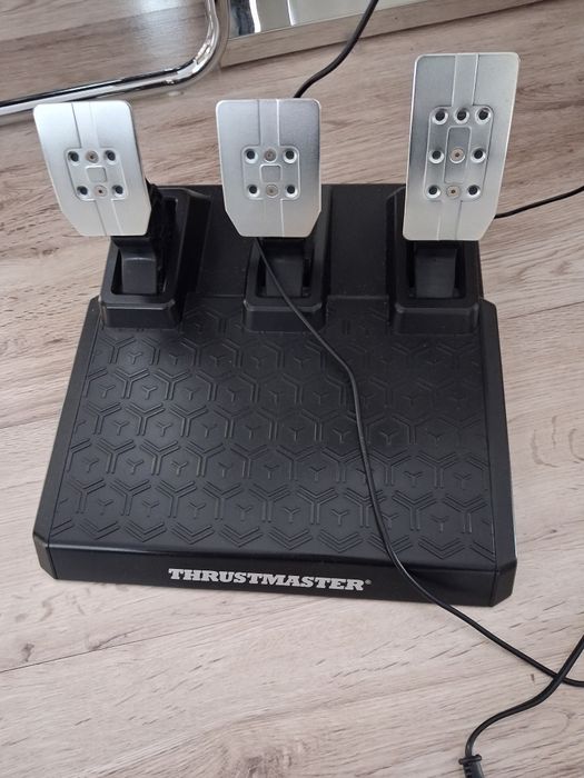 Vând volan Thrustmaster  T 248 pt XBOX și PS